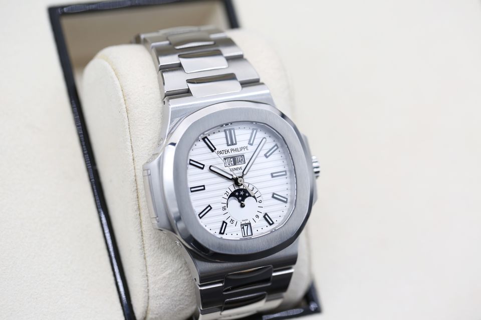 Patek Philippe Nautilus 5726/1A-010 Image 2